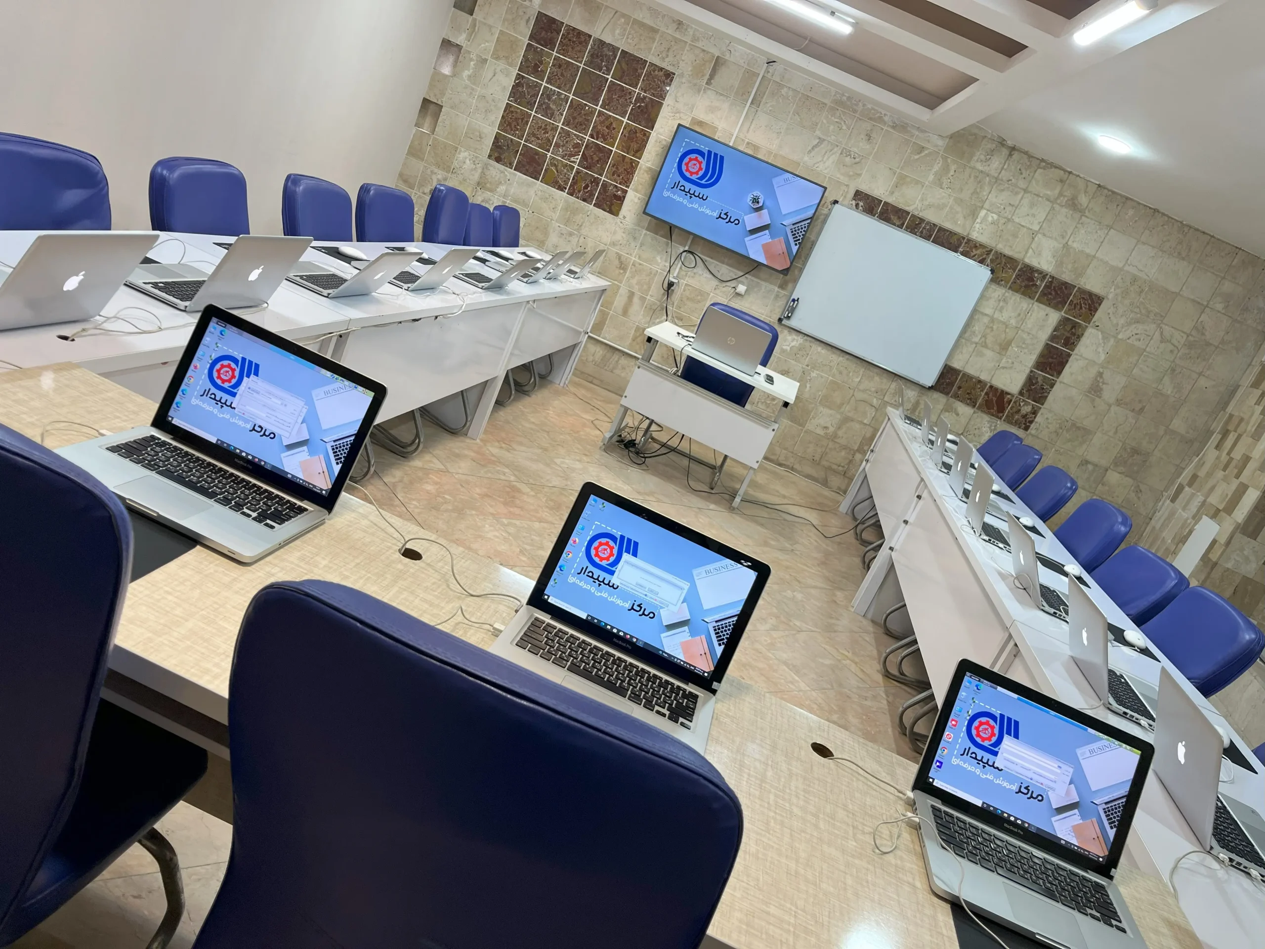 امکانات آموزشگاه